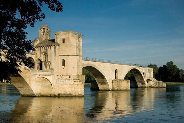 Le_Pont_d'Avignon - Rhone wine region France