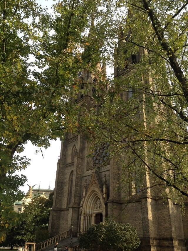 tram22_namesti_miru_eating_prague