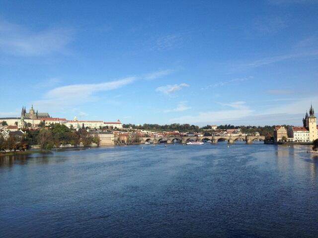 tram22_vltava_river_prague_castle_eating_prague