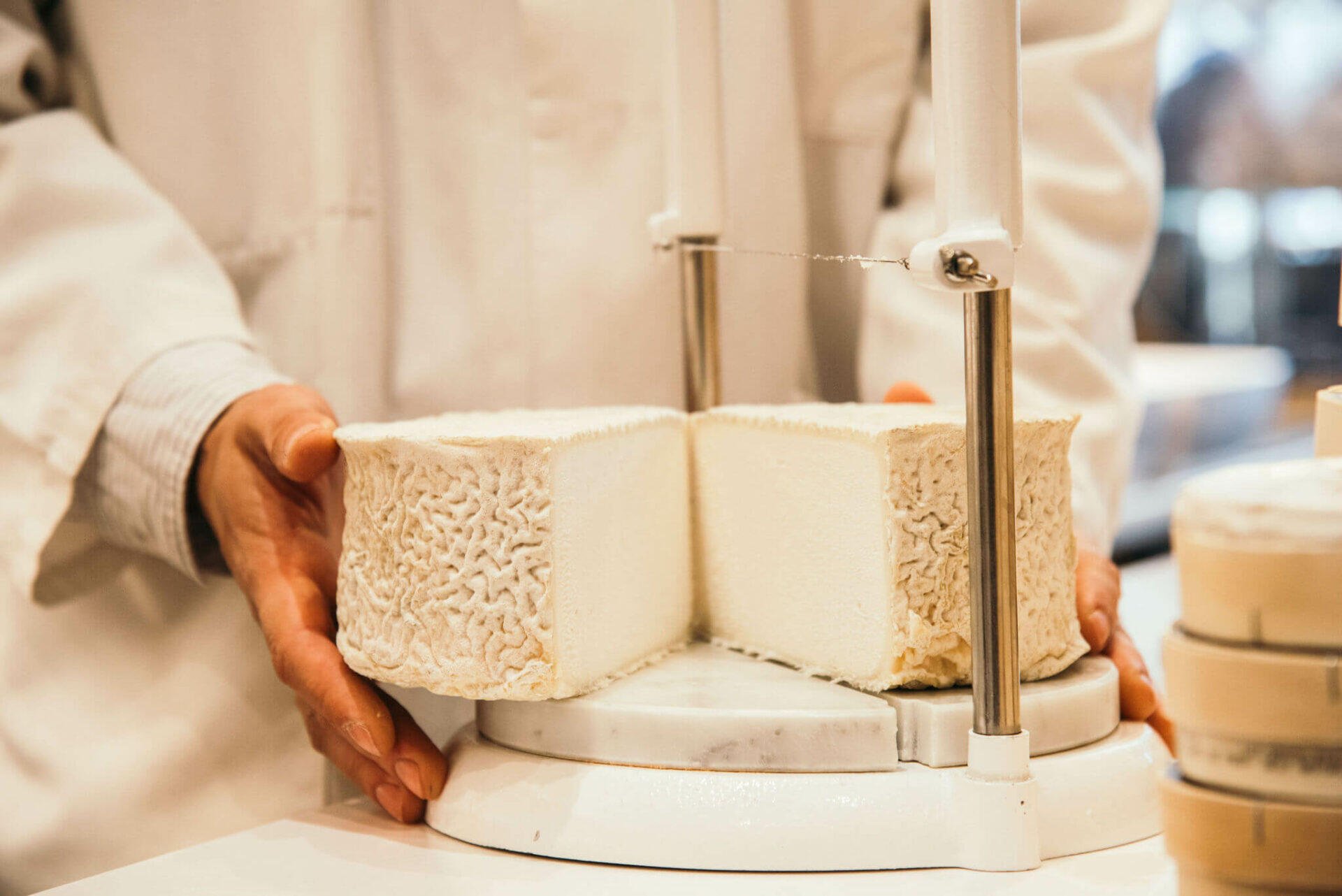 eating-paris-food-tour-cheese-fromagerie