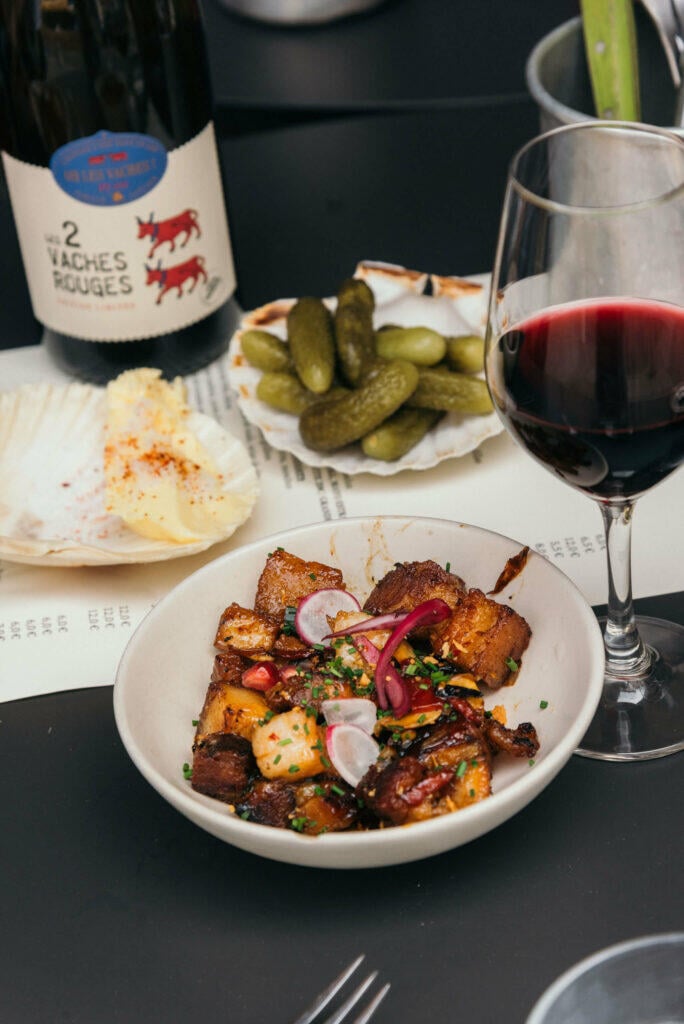 eating-paris-food-tour-neo-bistro-pork-belly-wine