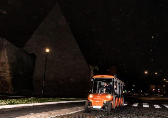 Late Night in Rome: VIP Golf Cart Drinks & Bites Tour