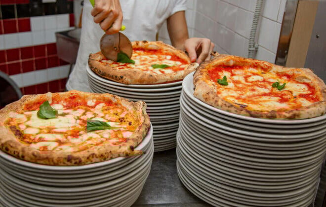 Naples Pizza & Drinks Tour: A Slice of Naples