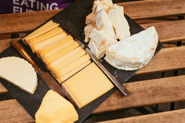 A Morning in Paris Food Tour: Croissants, Baguettes & Chocolate 