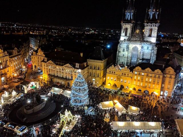 aerial_photo_prague_christmas