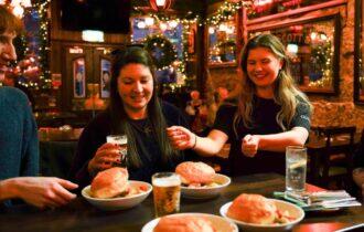 Eating Edinburgh: Old Town Food & Drinks Tour
