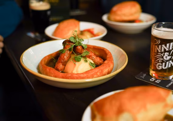 Eating Edinburgh: Old Town Food & Drinks Tour