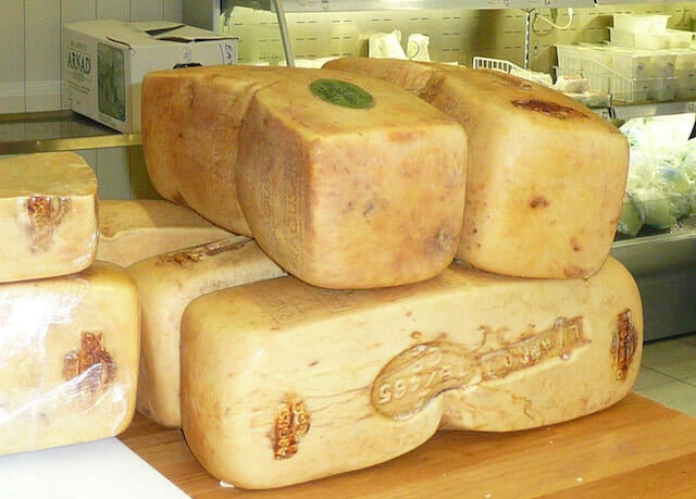 portions_of_ragusano_cheese_sicily