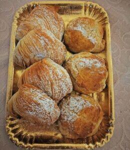 sfogliatella_riccia_and_sfogliatella_frolla_naples