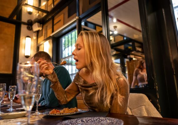 Barcelona Side Streets Tapas & Wine Tour