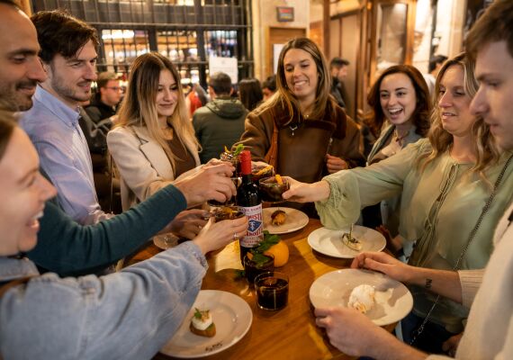 Barcelona Side Streets Tapas & Wine Tour