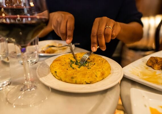 Barcelona Gothic Quarter VIP Tapas & Wine Tour
