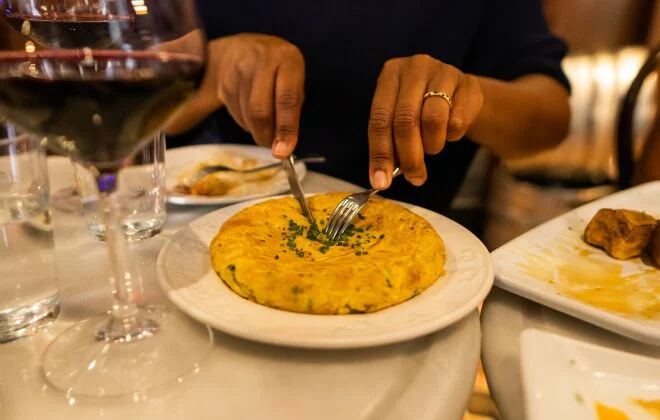 Barcelona Gothic Quarter VIP Tapas & Wine Tour