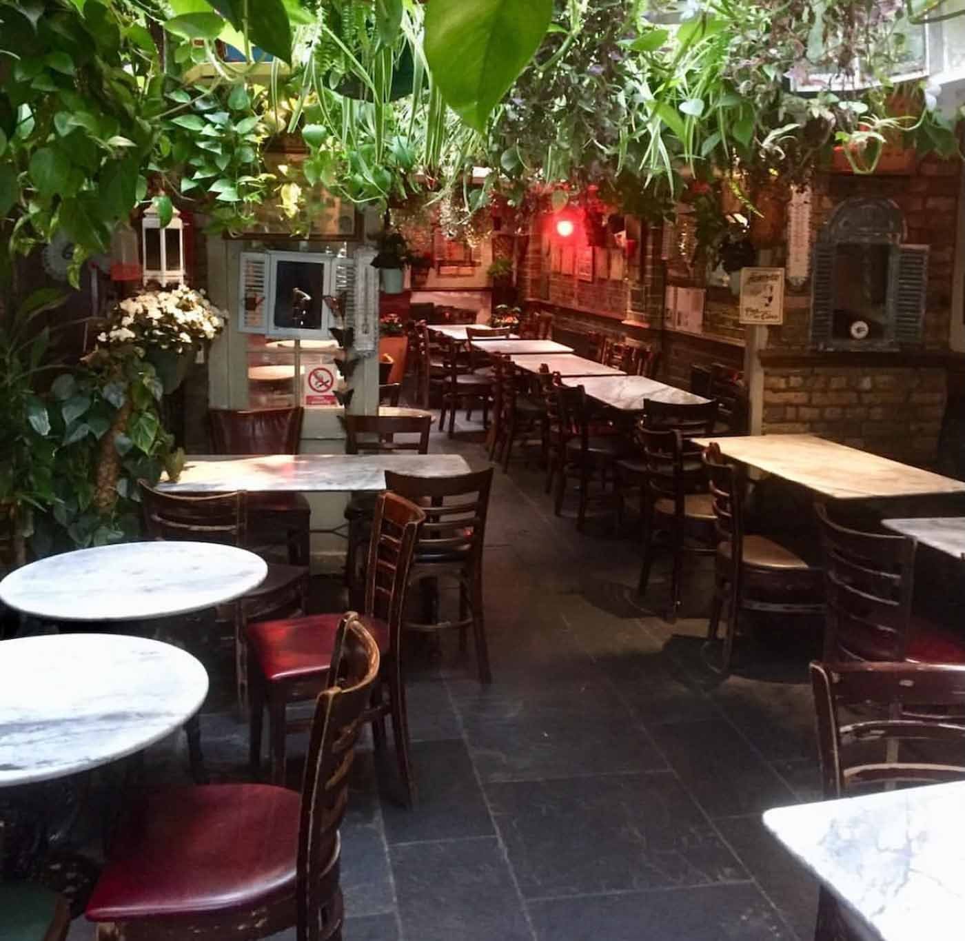 Churchill_Arms_London