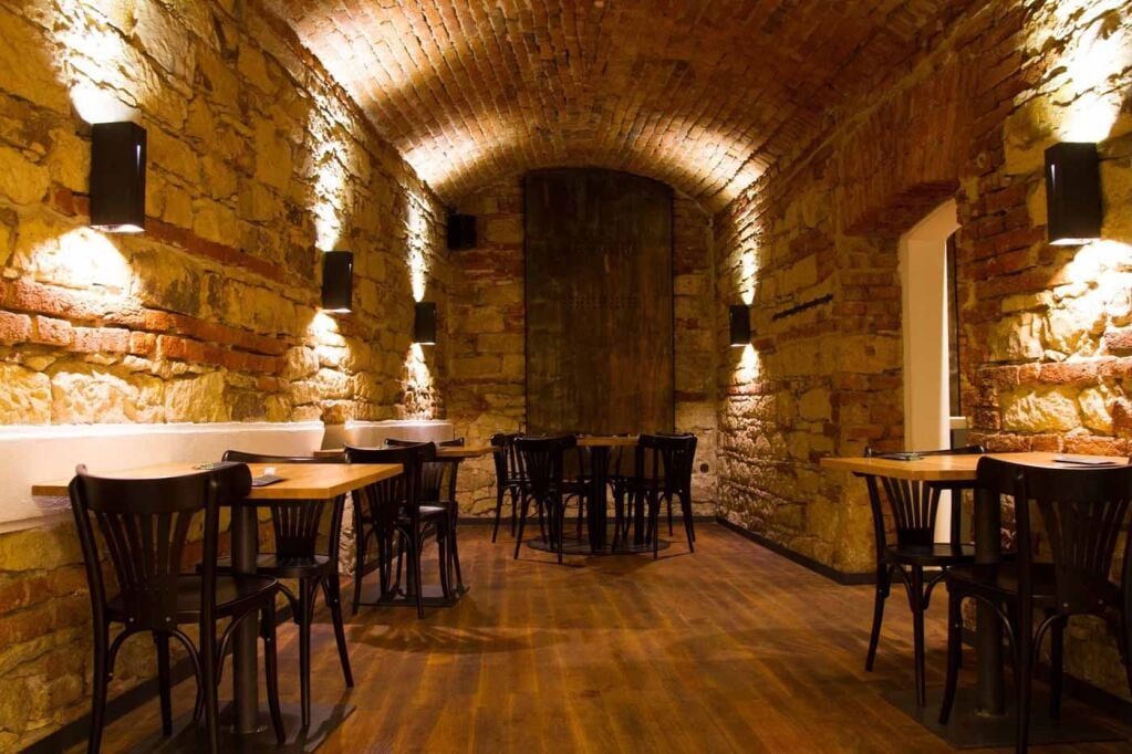 Husinec_Restaurace_Prague