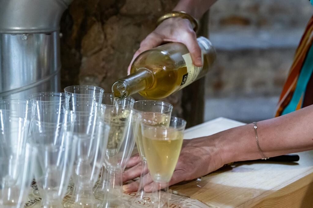 Wine_pour_Divin_Boccone_Florence