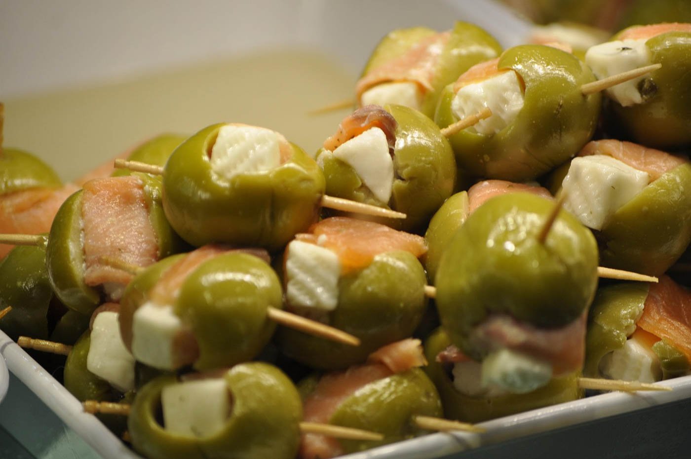Stuffed_olive_pintxo_Barcelona