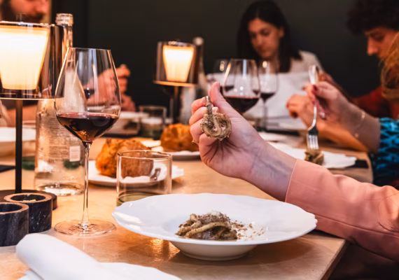 Rome VIP Dinner Tour: Truffle, Wine & Private Trevi Fountain View