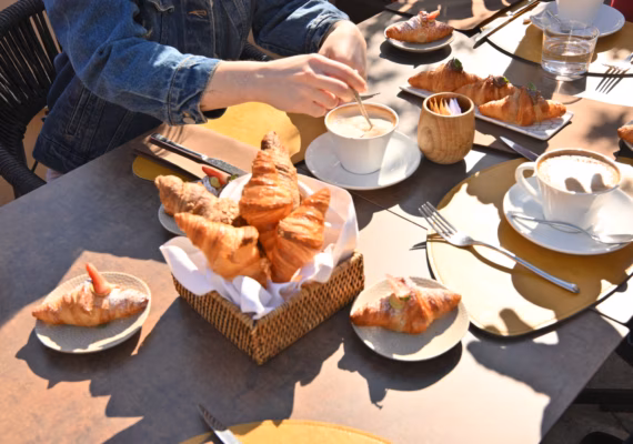 The Rome Breakfast Tour: Morning Bites by the Colosseum