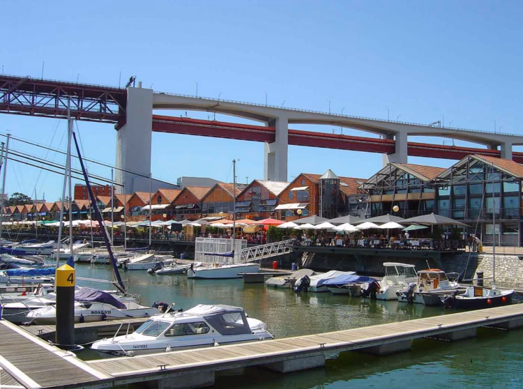 Docas_de_Santo_Amaro_Lisbon