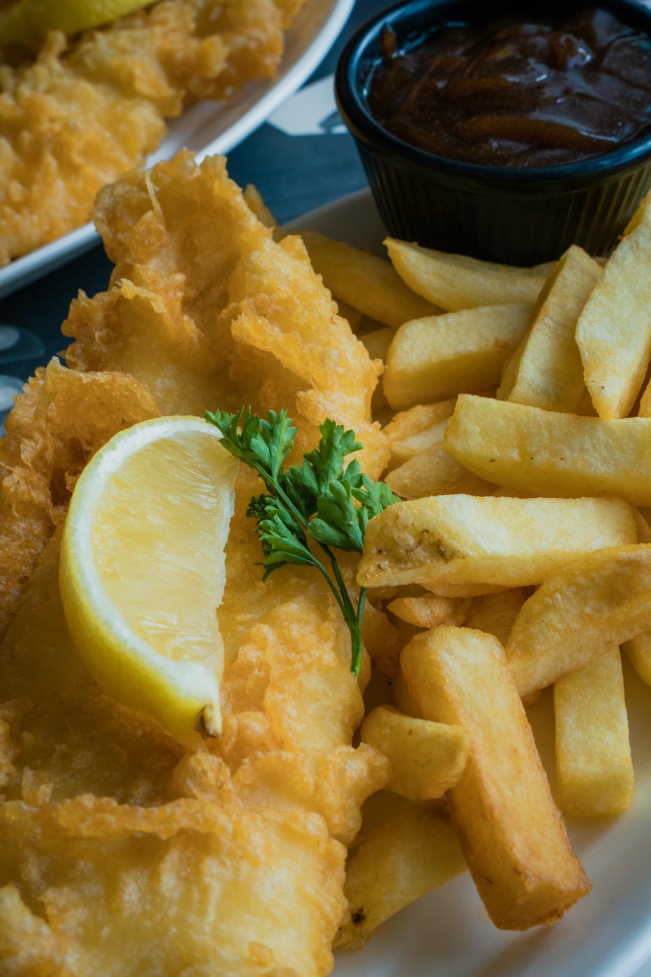 Fish_and_chips_at_a_restaurant_in_Dublin